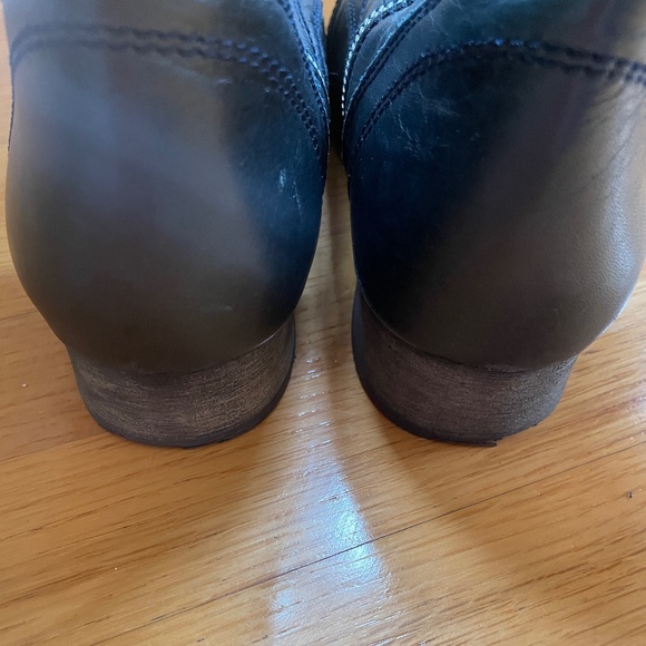 Steve Madden black tie booties with zipper, size 11 - Picture 7 of 9